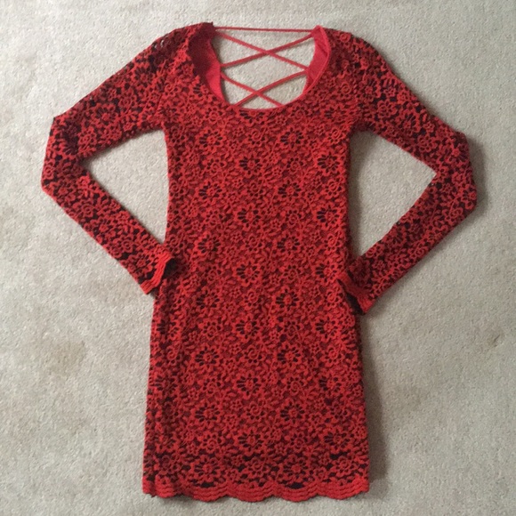 Red floral lace dress - Picture 5 of 5